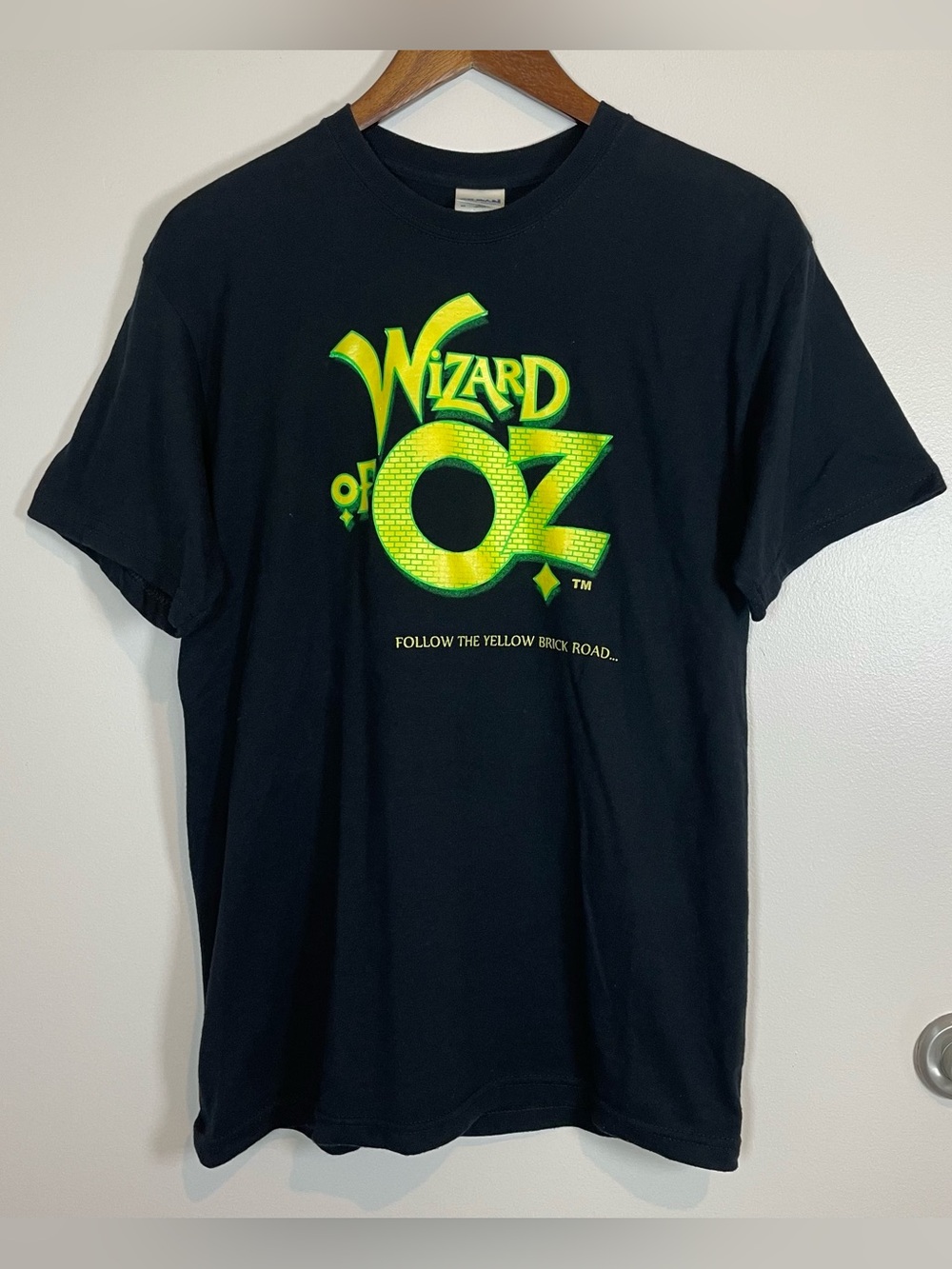 Wizard of Oz Play Black Graphic T-shirt Size Medium